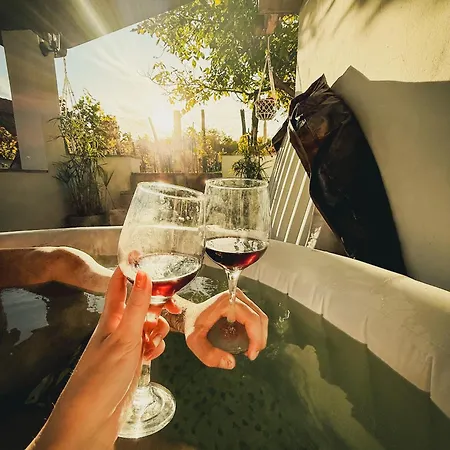 Valyog Kucko Semesterbostad